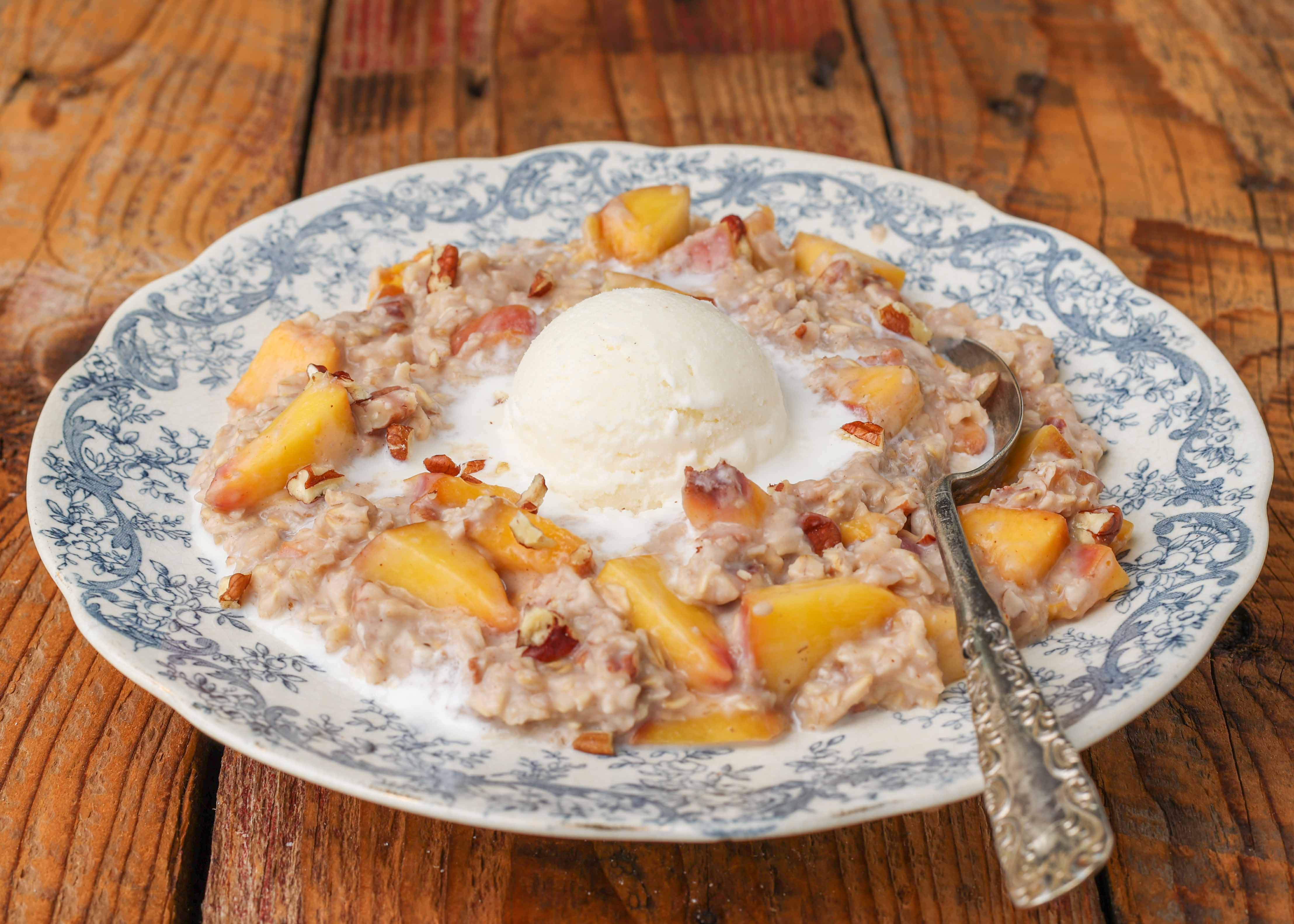 Creamy Peaches and Cream Oatmeal: Quick & Comforting Recipe
