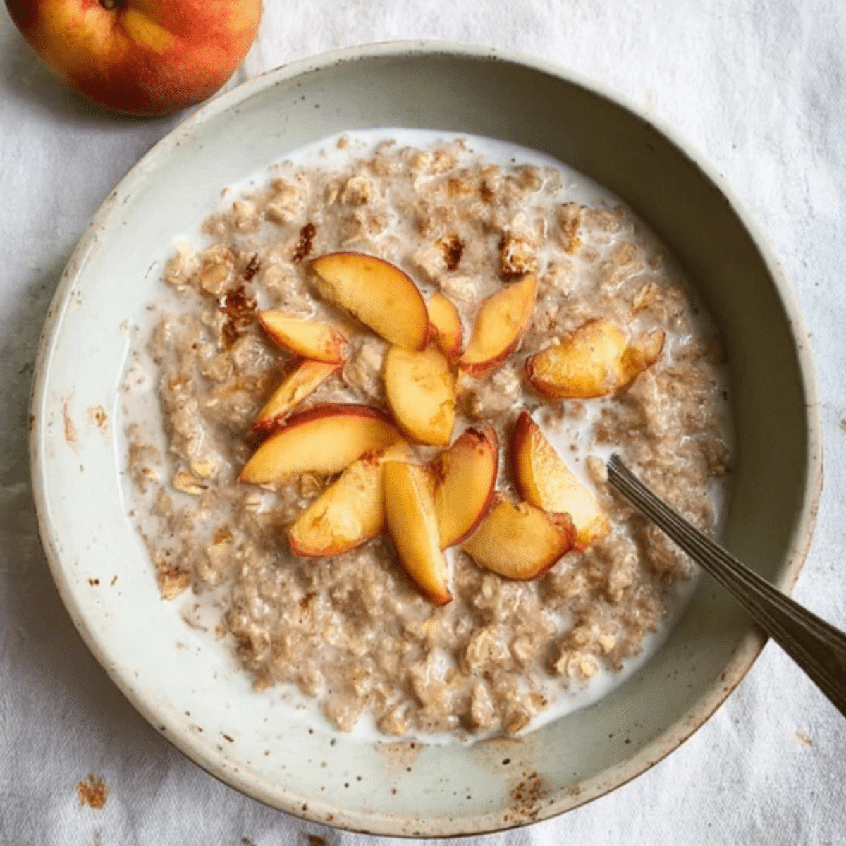 Healthy Peaches and Cream Oatmeal: Vegan & Dairy-Free Options